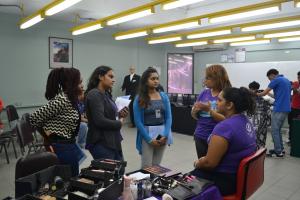 Make-up for the ladies ... 